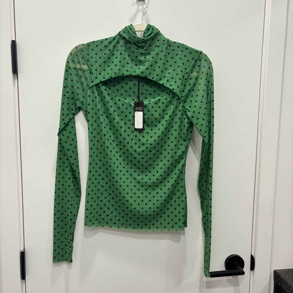 Green and black long sleeve cutout top